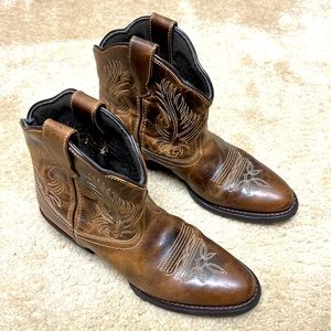 LAREDO ANKLE BOOTS UNWORN LEATHER